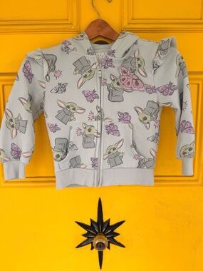 Size 7 Baby Yoda Kids' Light Gray Zip Hoodie with Pink Accents